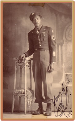 Unknown soldier in dress uniform, Naples, Italy (1945) - photo with signature